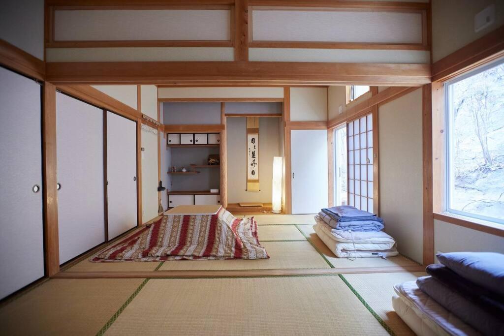 Tsushima White House Bed and Breakfast Εξωτερικό φωτογραφία