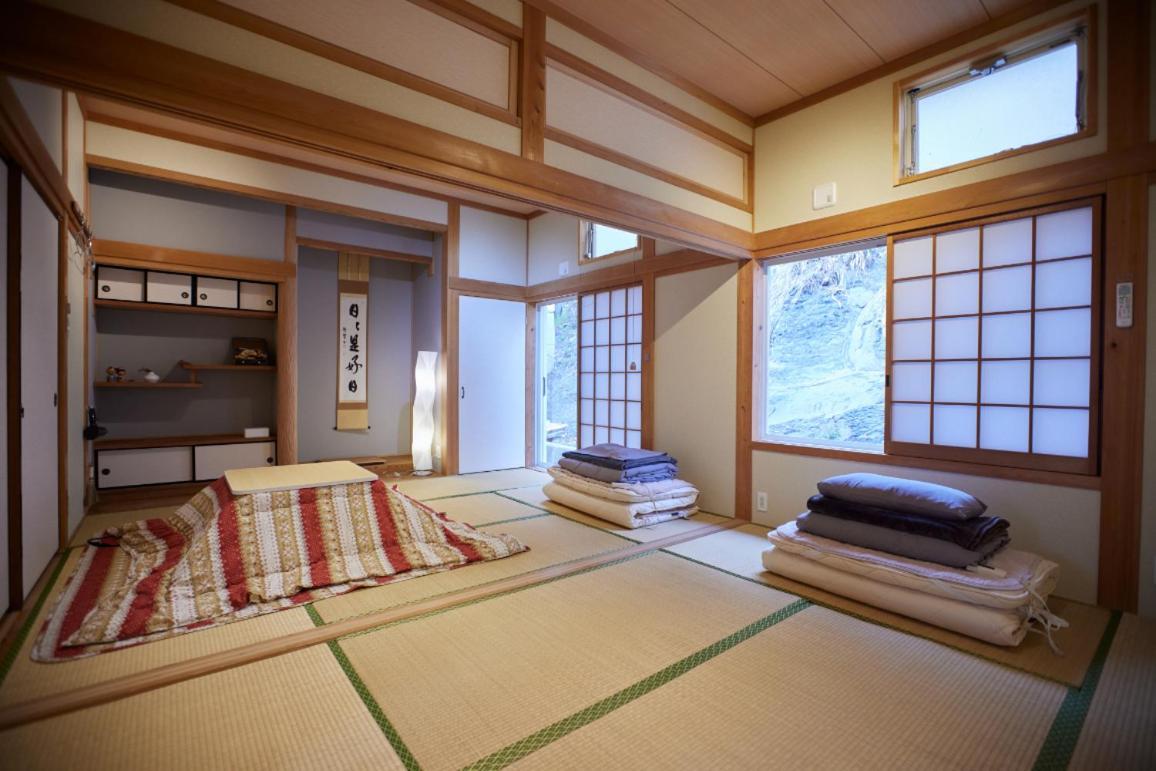 Tsushima White House Bed and Breakfast Εξωτερικό φωτογραφία