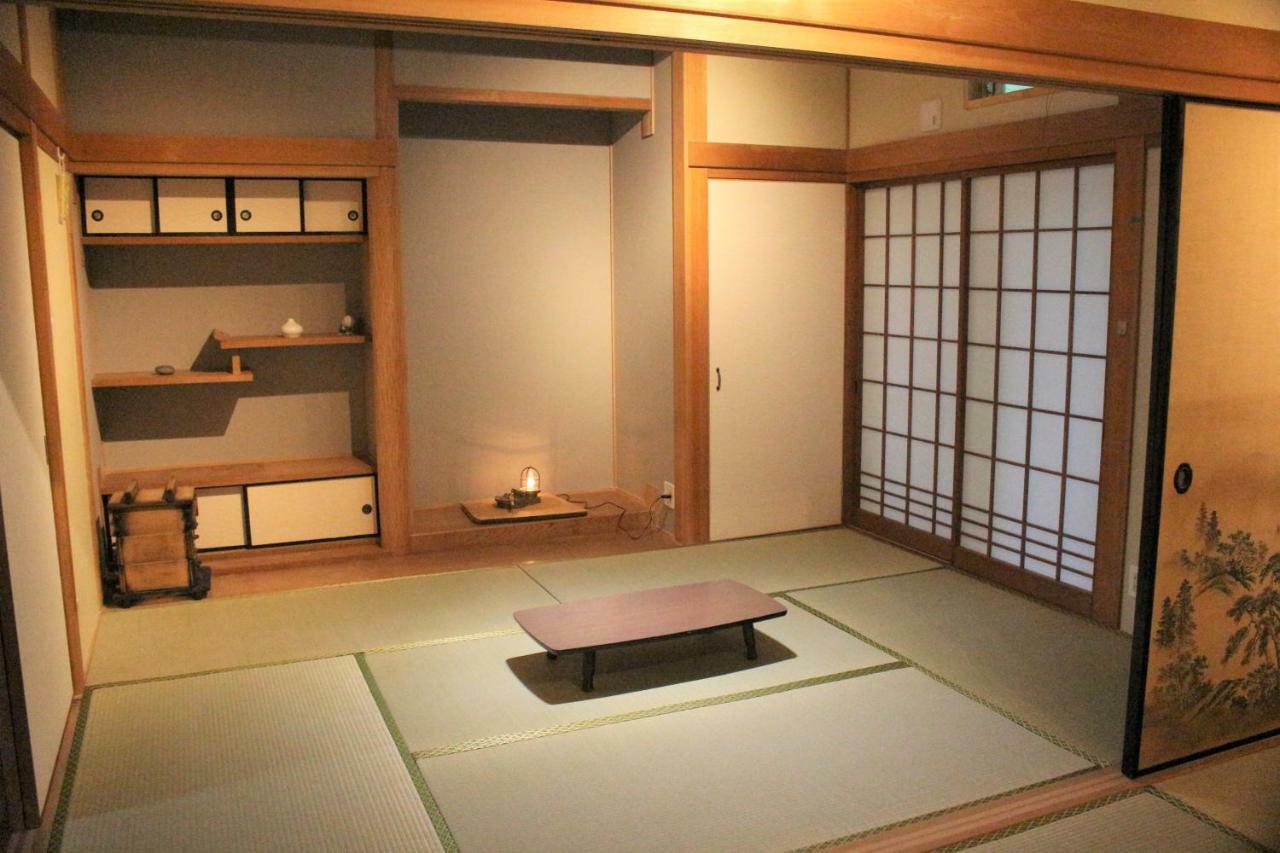 Tsushima White House Bed and Breakfast Εξωτερικό φωτογραφία